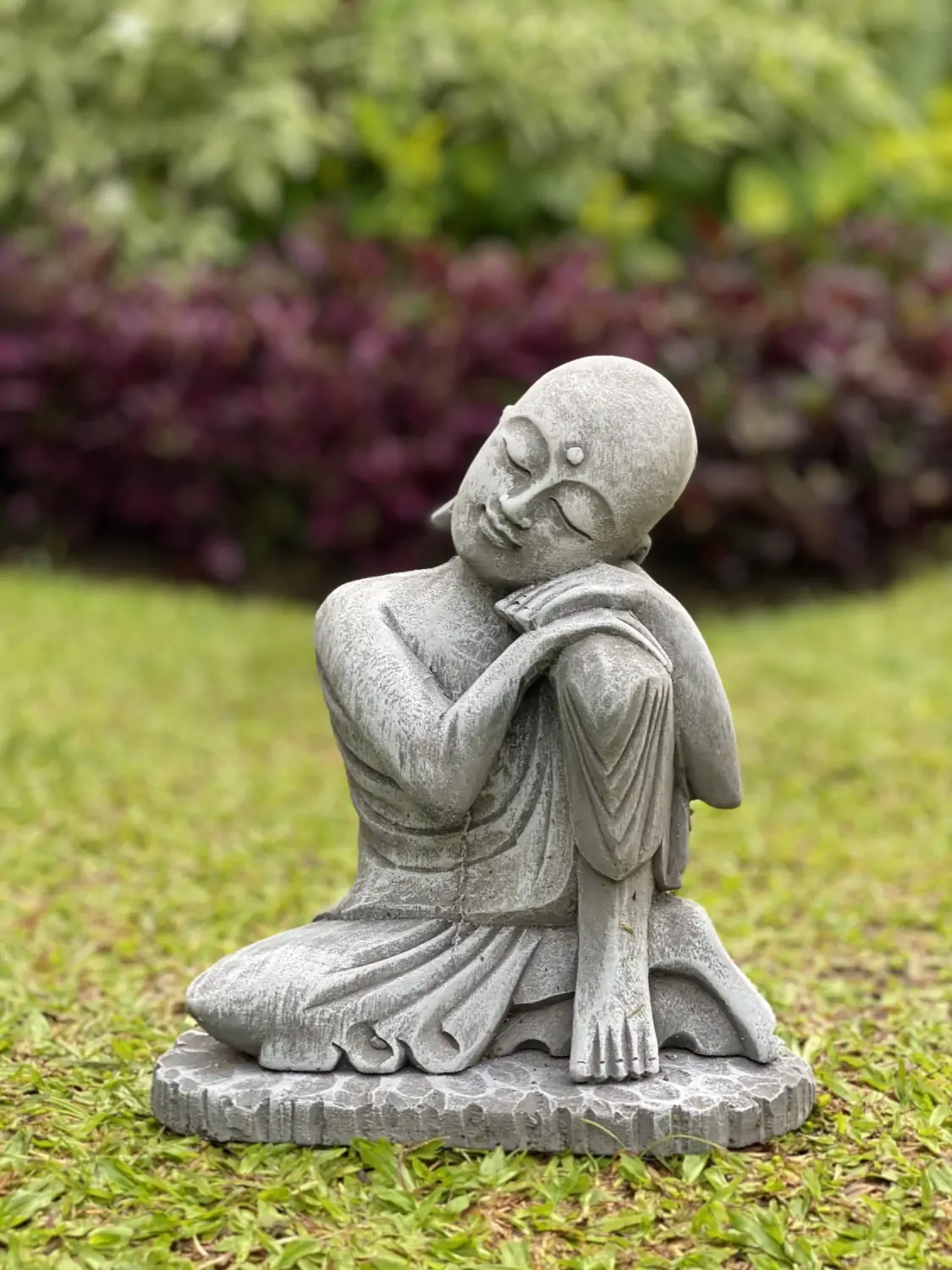 Artikelbild 7 des Artikels “Amal - Buddha entspannt - linkes Knie hoch, 25 cm H | Steinguss “